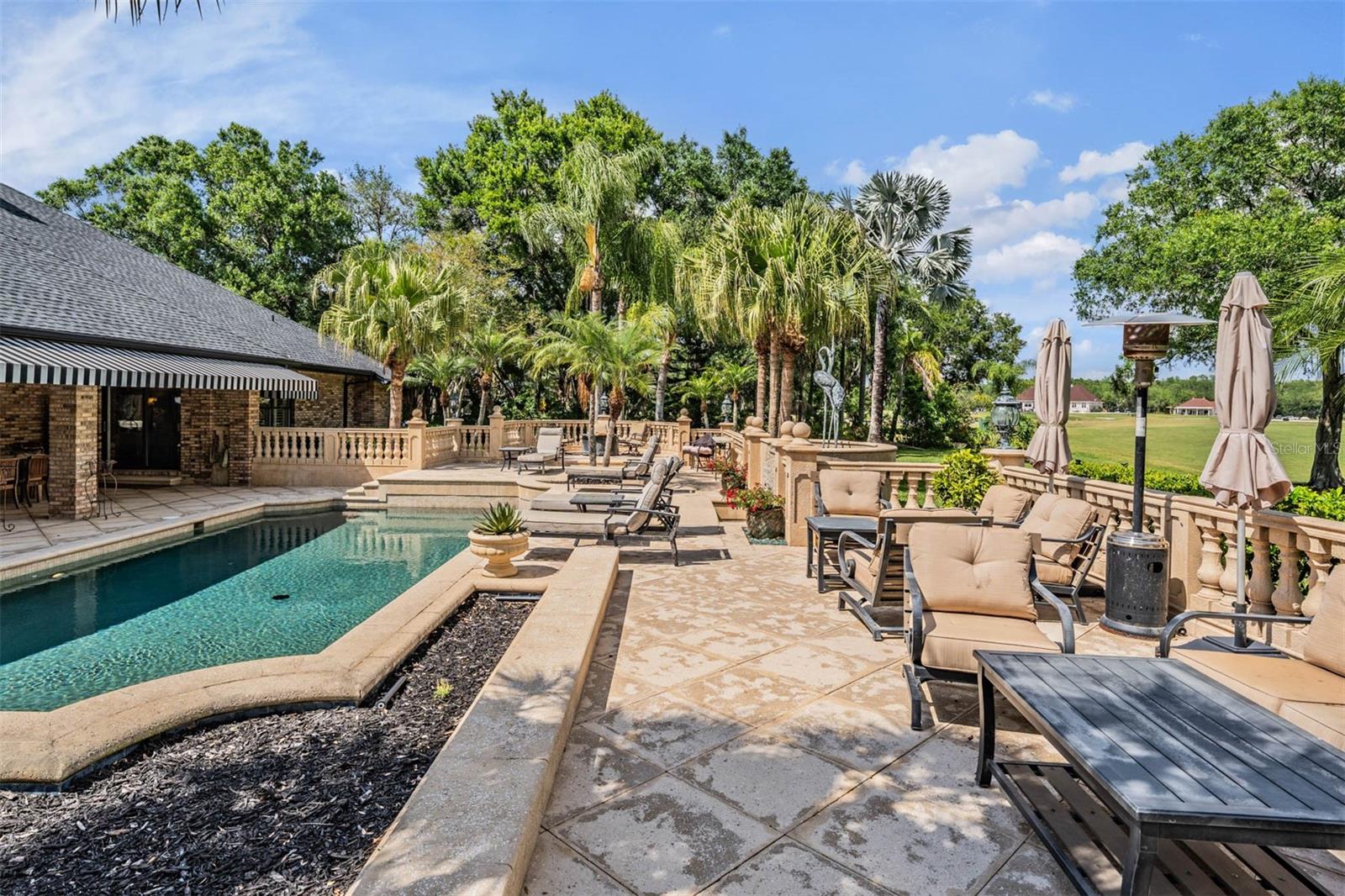 Listing photo id 74 for 18707 Pepper Pike