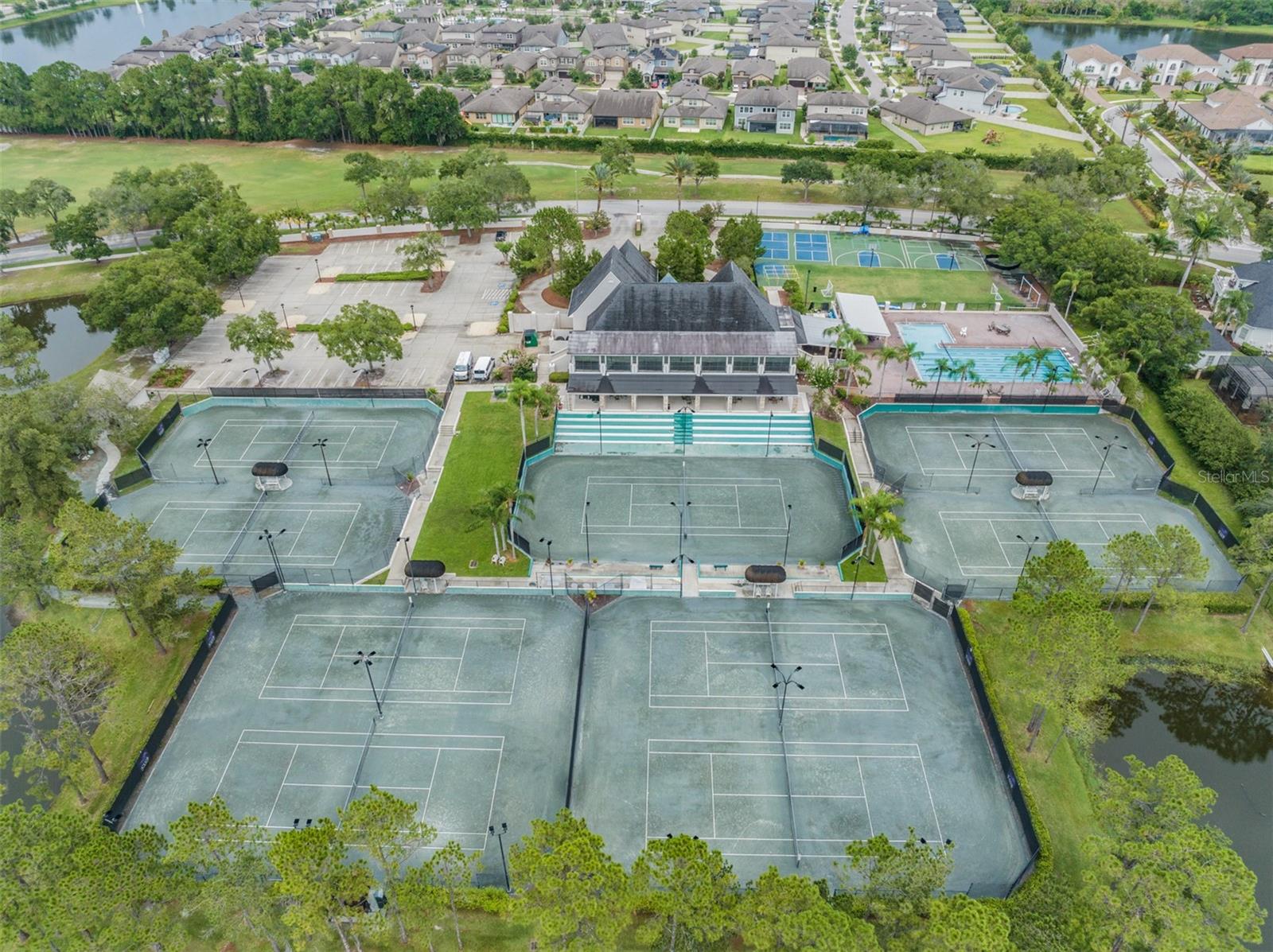 Listing photo id 89 for 18707 Pepper Pike