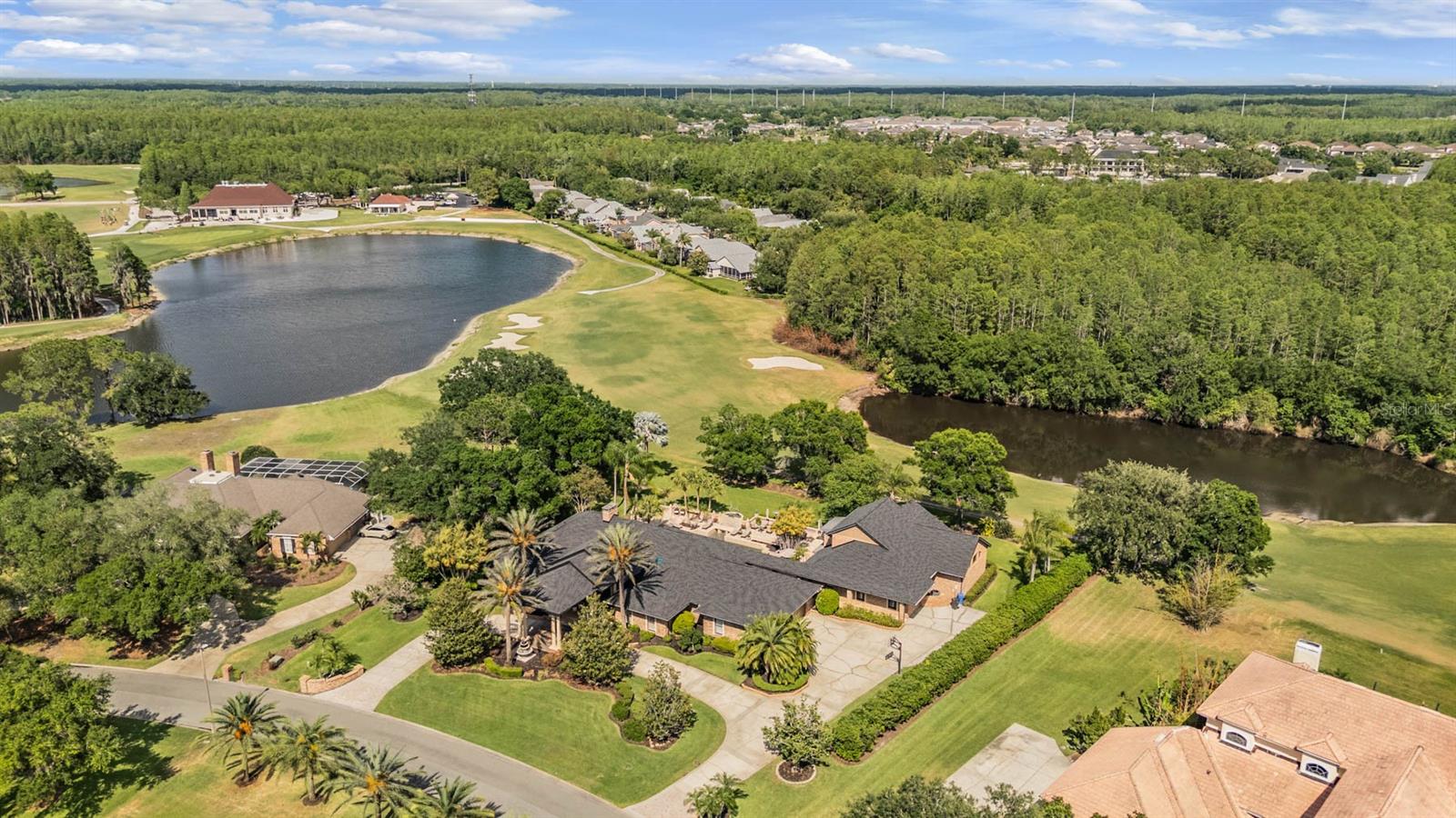 Listing photo id 91 for 18707 Pepper Pike