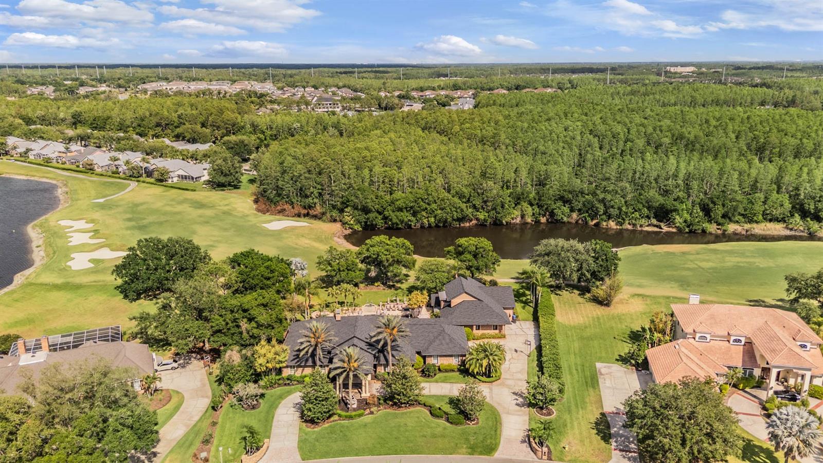 Listing photo id 92 for 18707 Pepper Pike