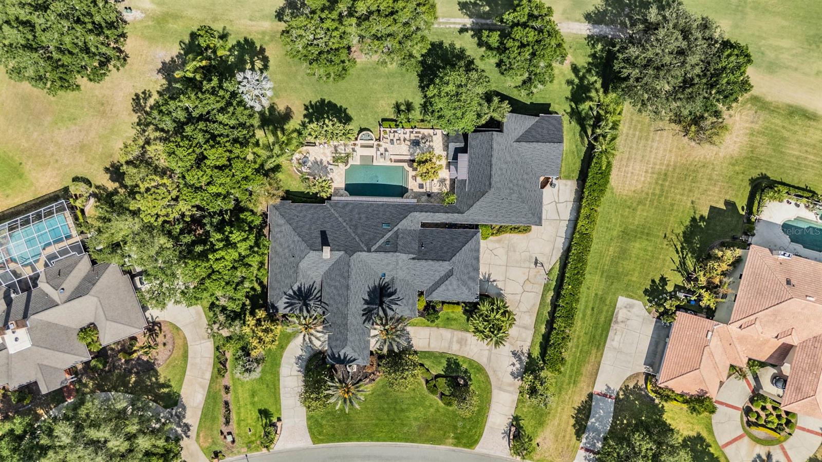 Listing photo id 95 for 18707 Pepper Pike