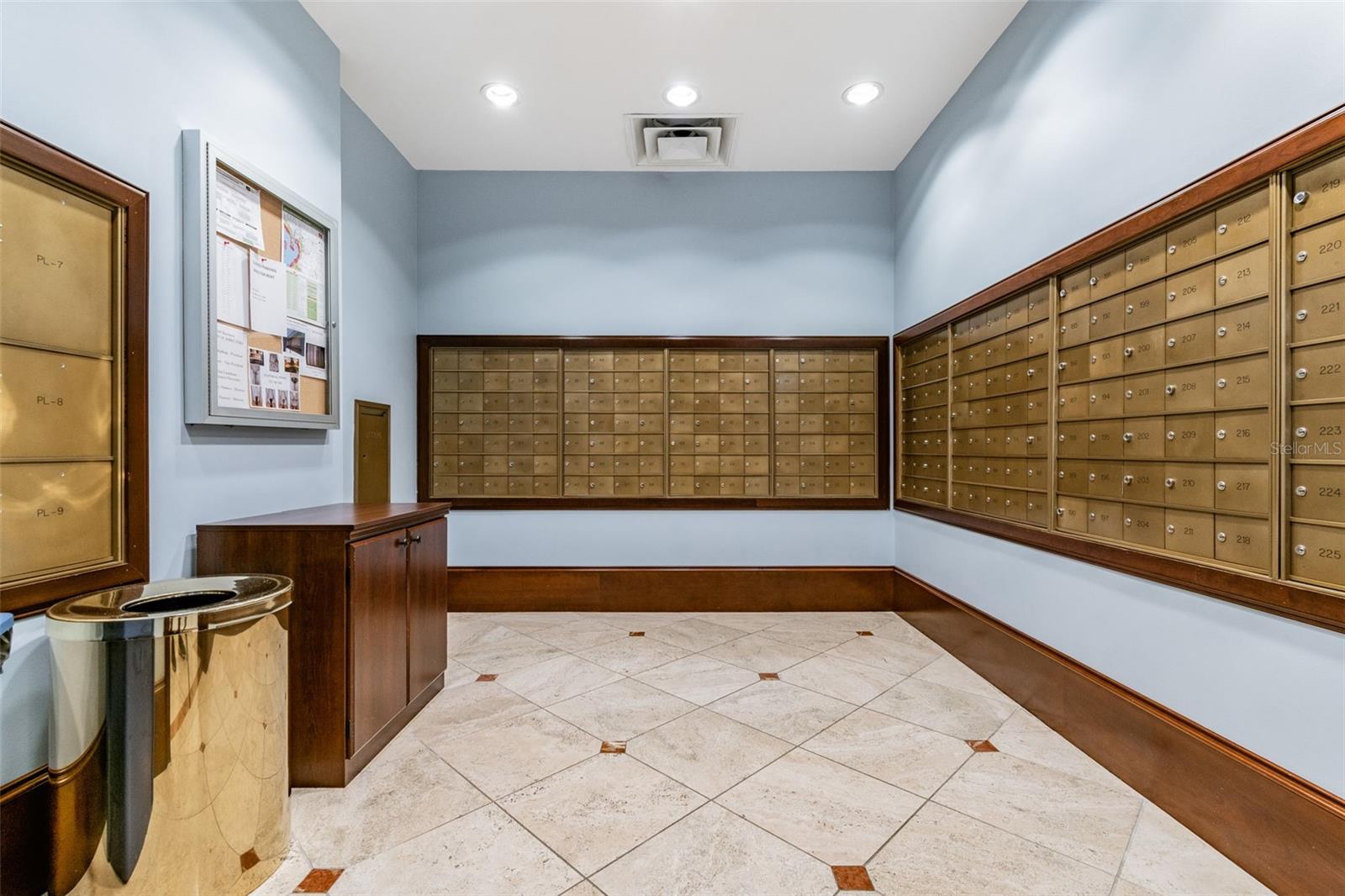 Image 39 of 66 For 345 Bayshore Boulevard 1510