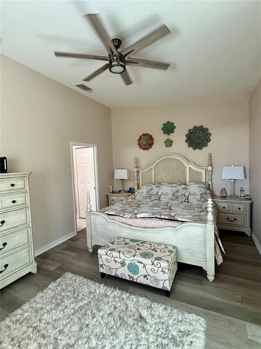 Image 19 of 48 For 13201 Opal Court