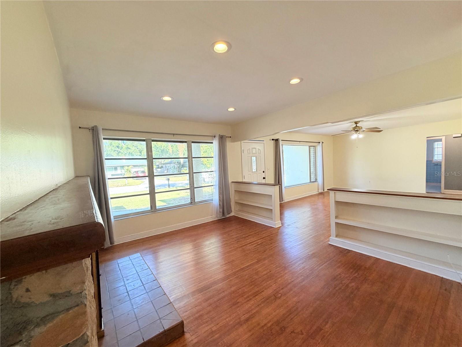 Image 11 of 35 For 309 Kerry Drive