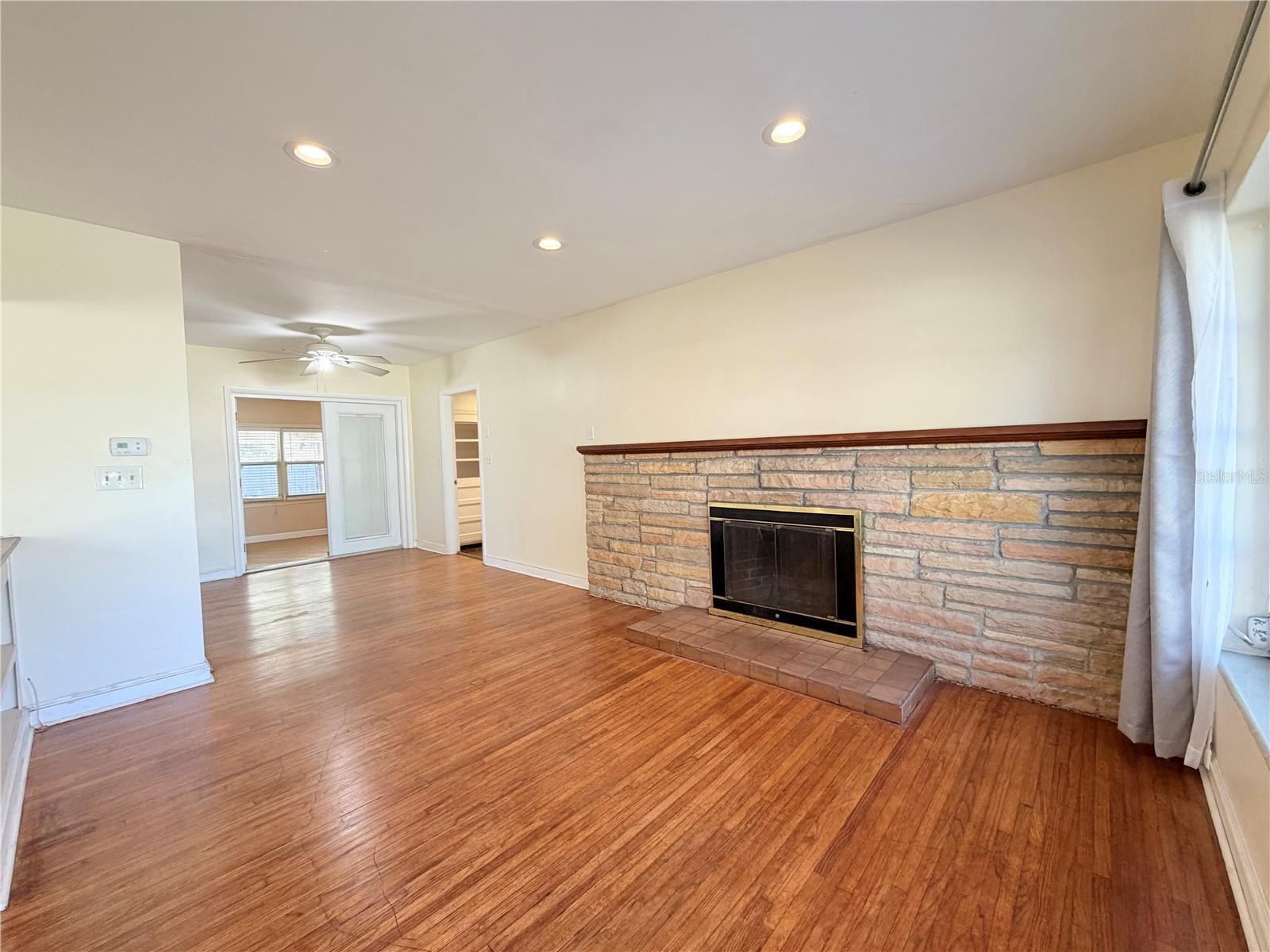 Image 12 of 35 For 309 Kerry Drive