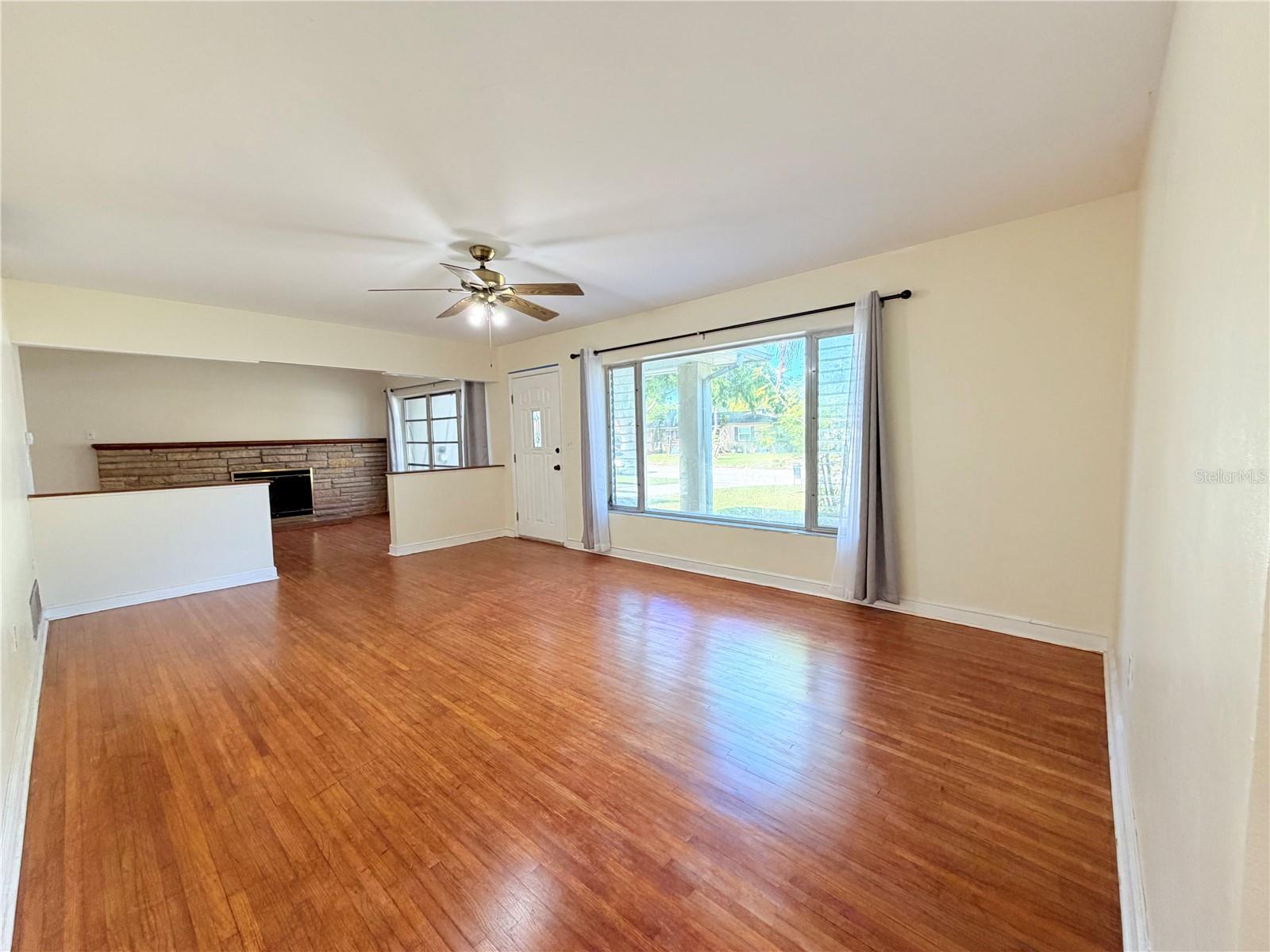 Image 13 of 35 For 309 Kerry Drive