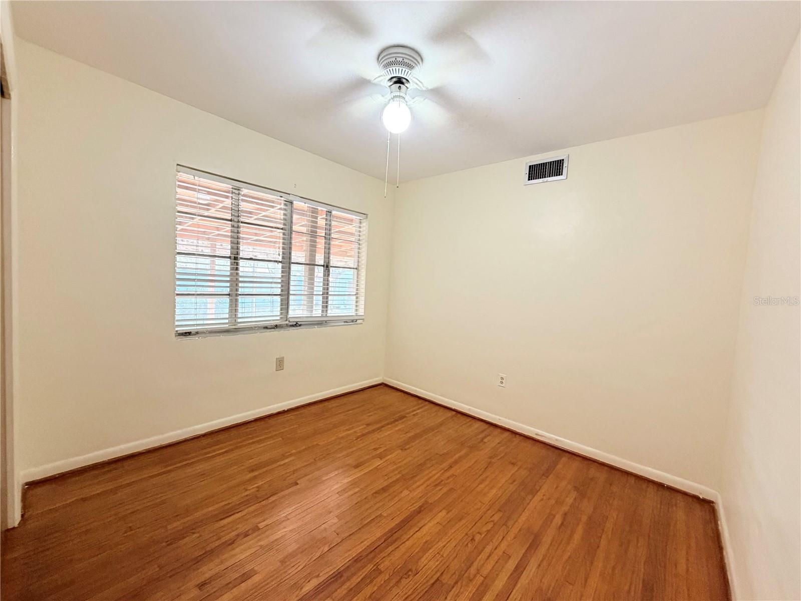 Image 17 of 35 For 309 Kerry Drive