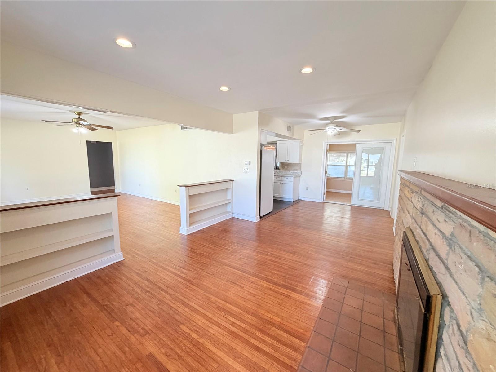 Image 22 of 35 For 309 Kerry Drive