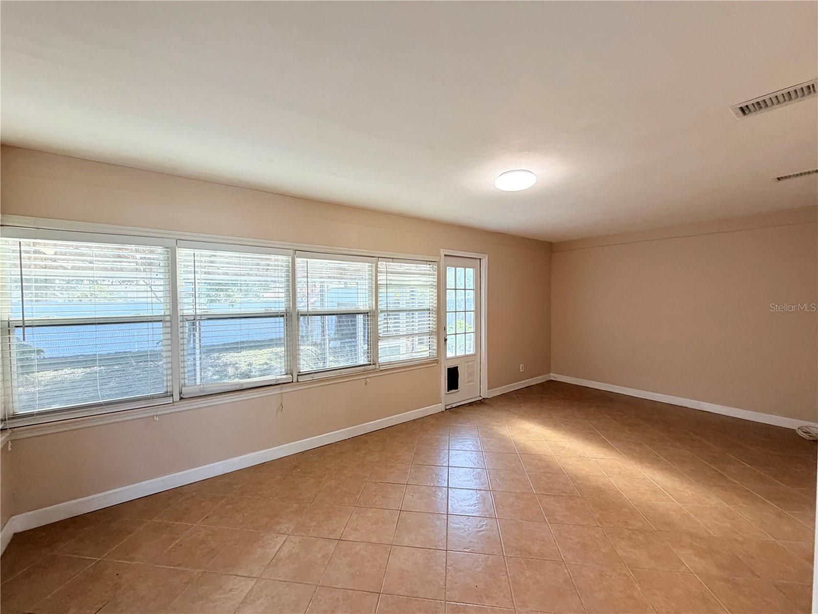 Image 30 of 35 For 309 Kerry Drive