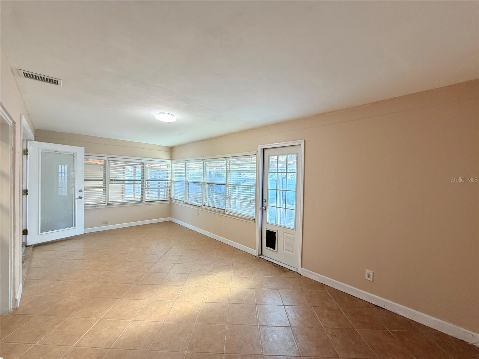 Image 31 of 35 For 309 Kerry Drive