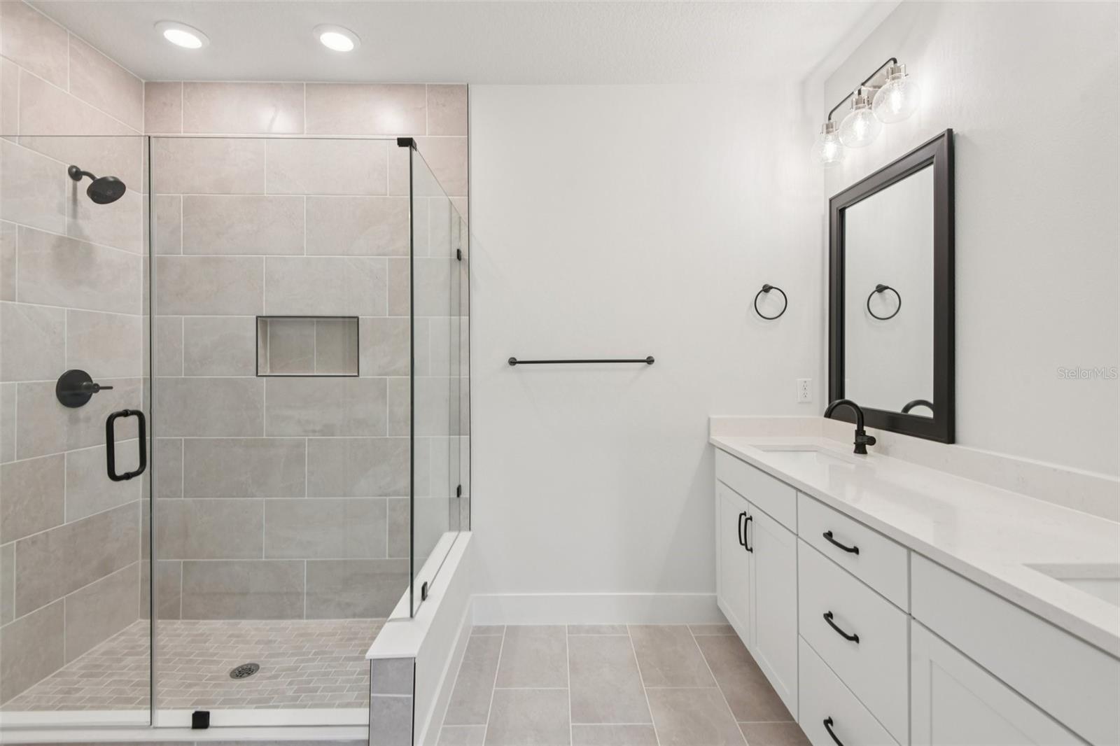 Image 19 of 38 For 3133 4th Terrace N