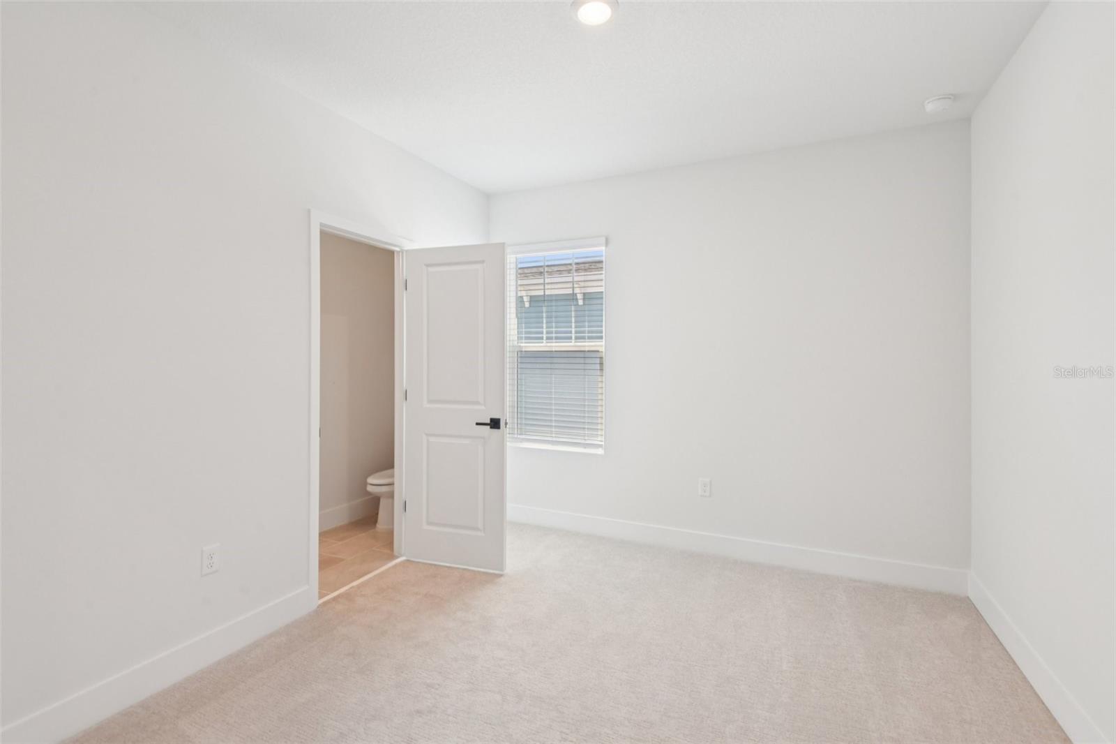 Image 23 of 38 For 3133 4th Terrace N