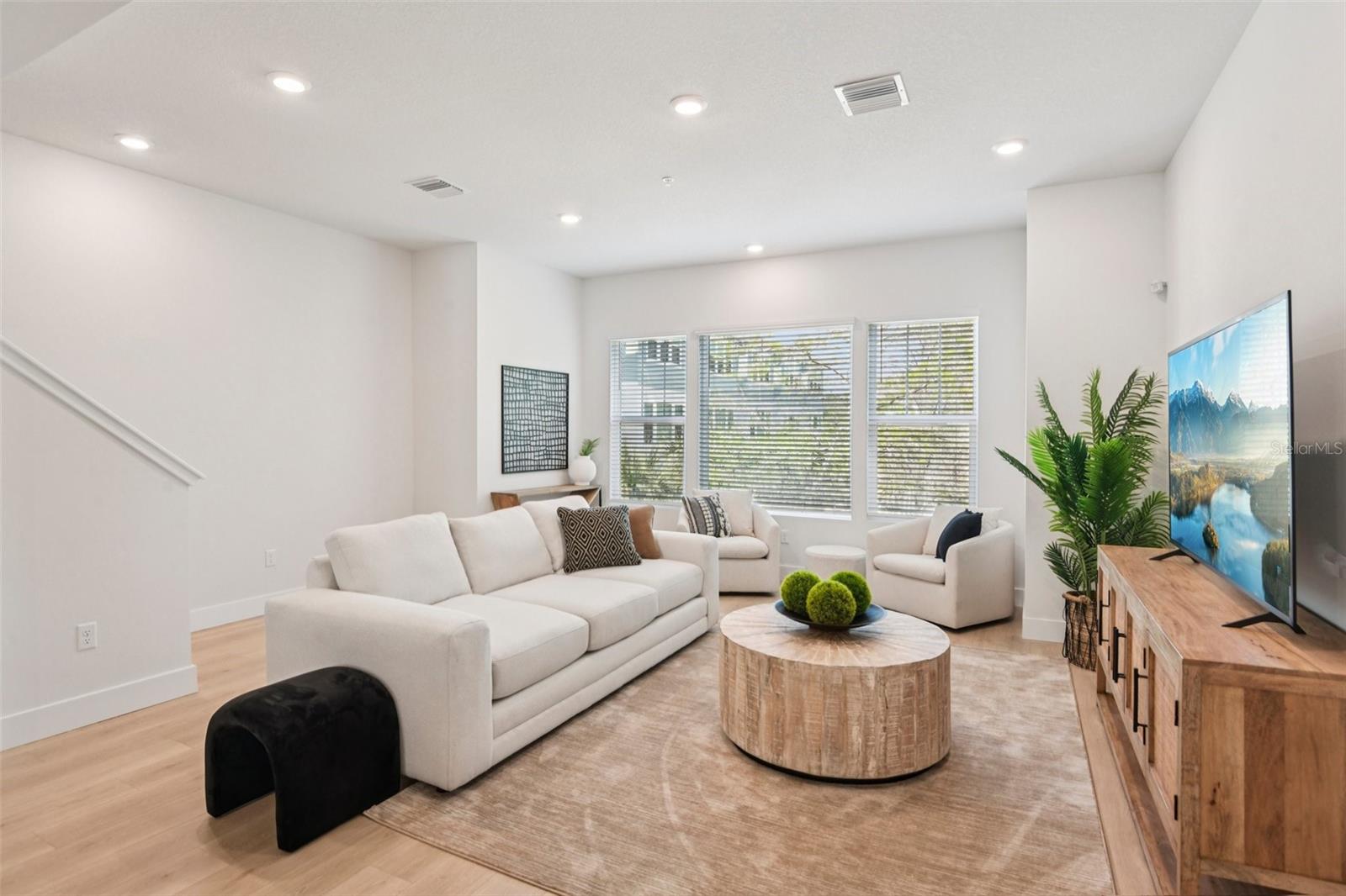 Image 5 of 38 For 3133 4th Terrace N