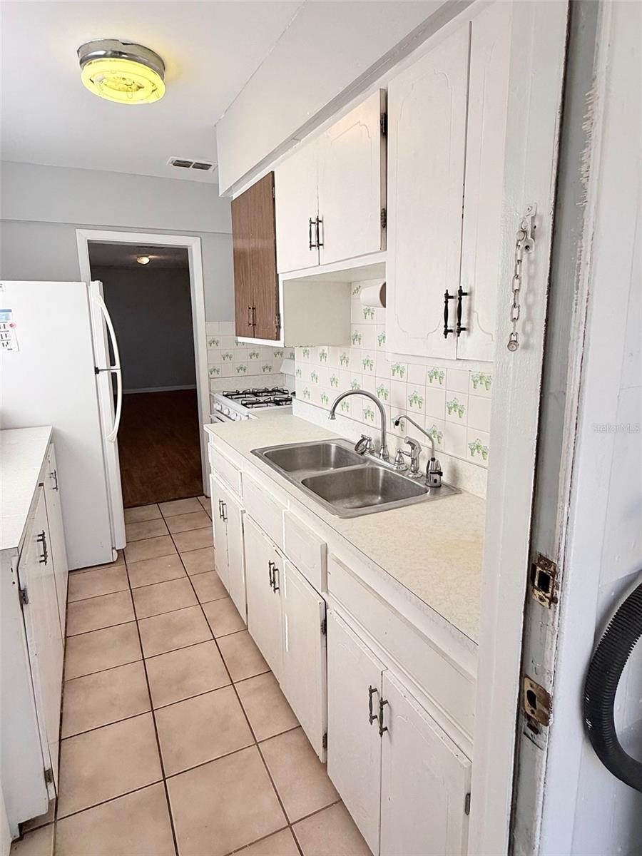 Image 7 of 19 For 3527 3rd Avenue N