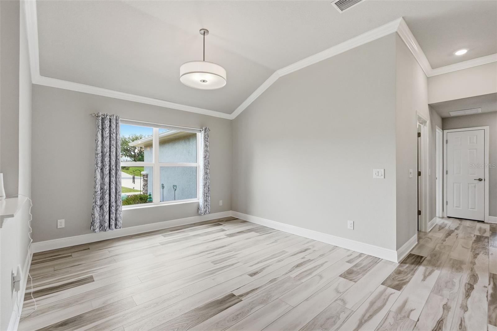Image 16 of 52 For 837 Epsom Court