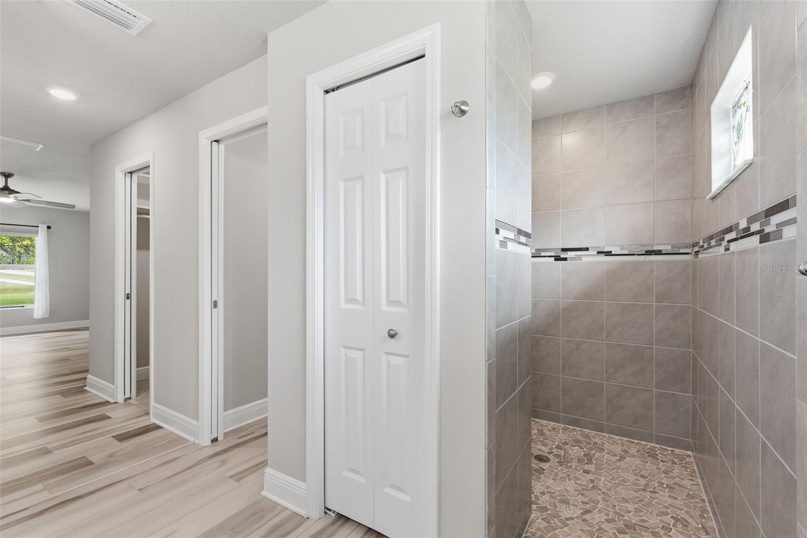 Image 20 of 52 For 837 Epsom Court