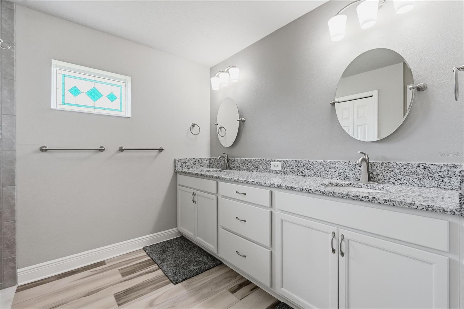 Image 22 of 52 For 837 Epsom Court