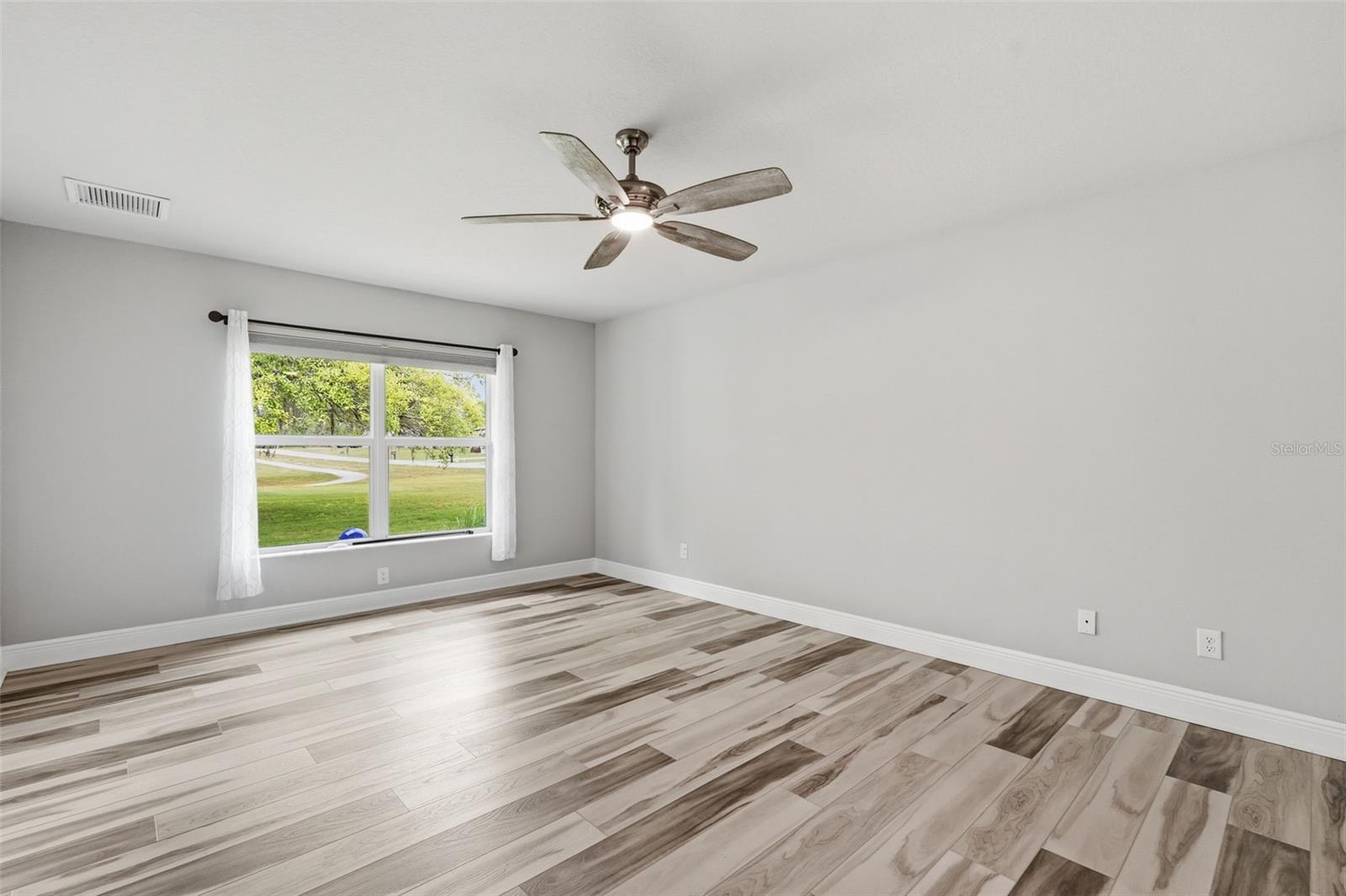Image 24 of 52 For 837 Epsom Court