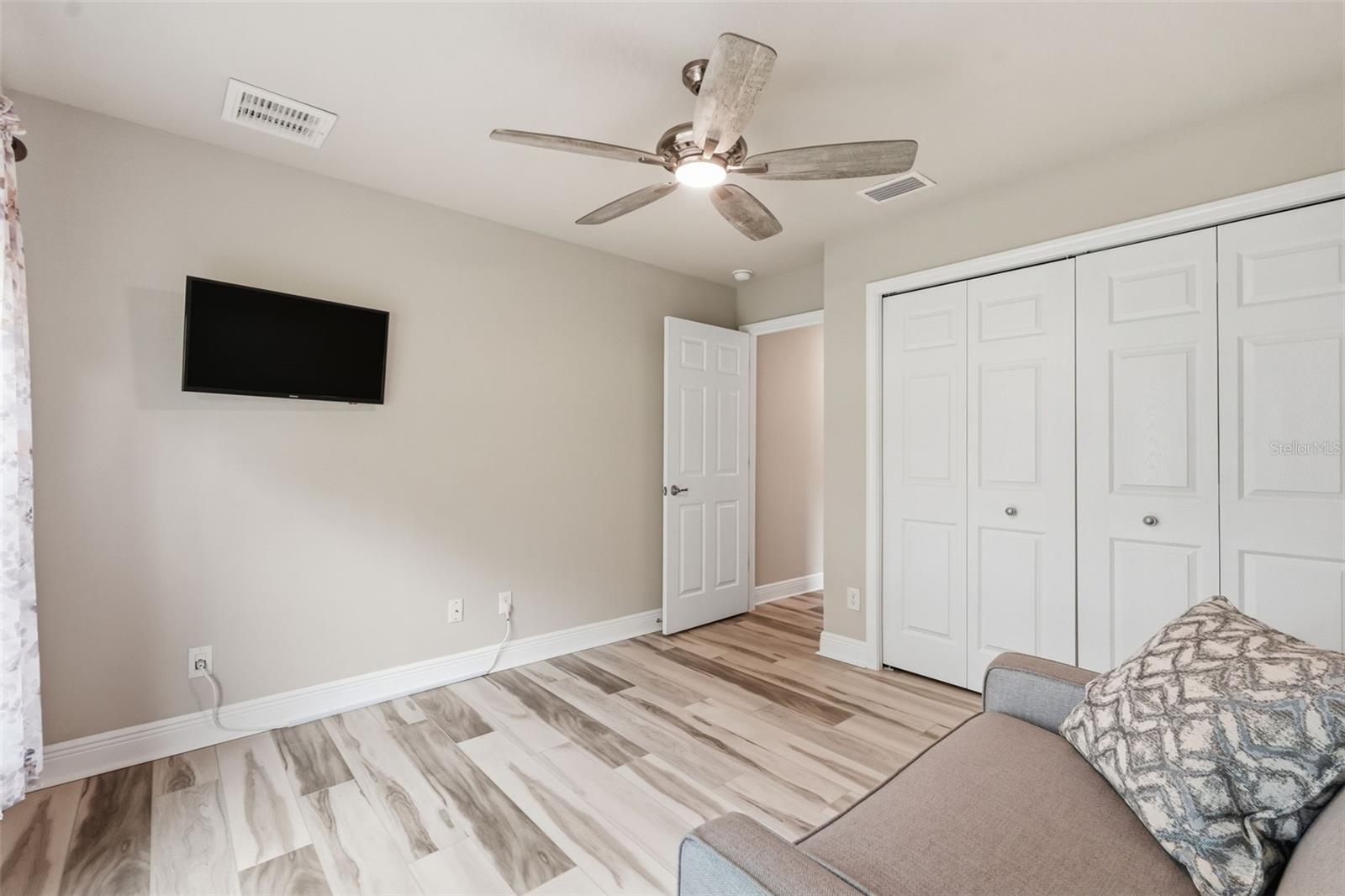 Image 30 of 52 For 837 Epsom Court
