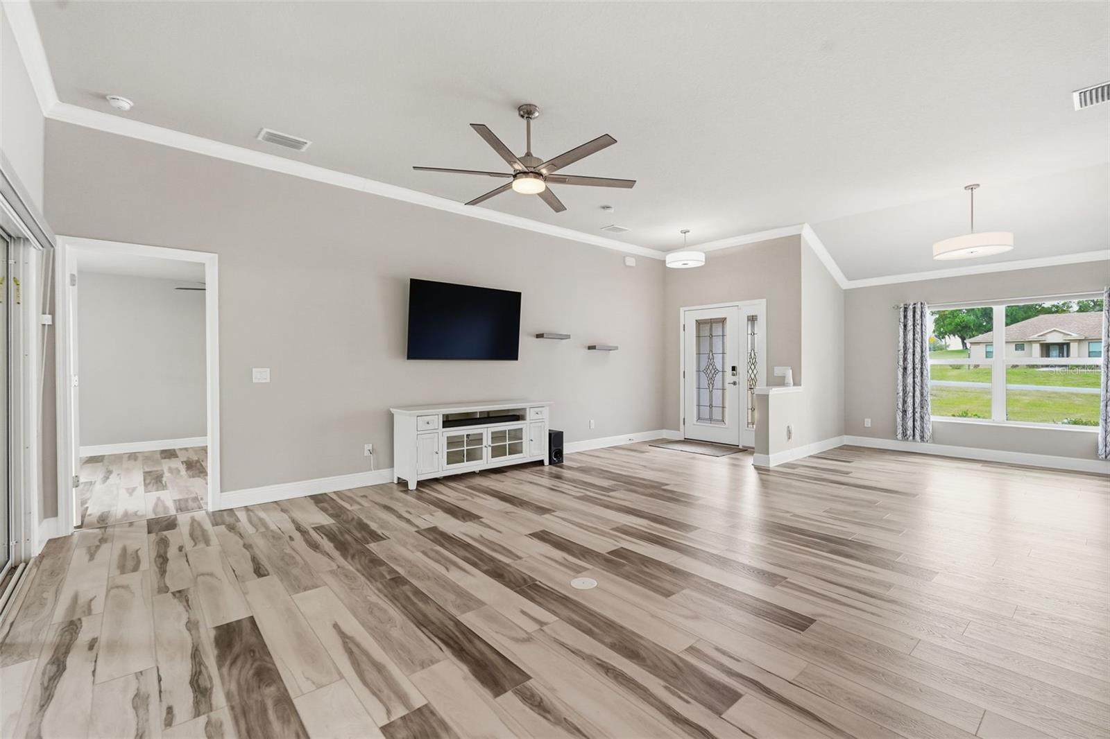 Image 33 of 52 For 837 Epsom Court