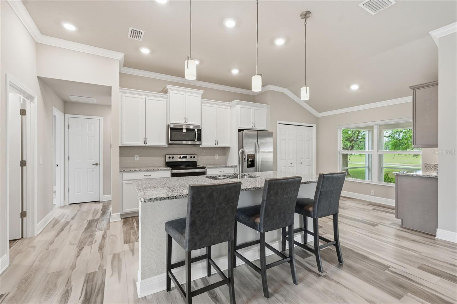 Image 5 of 52 For 837 Epsom Court