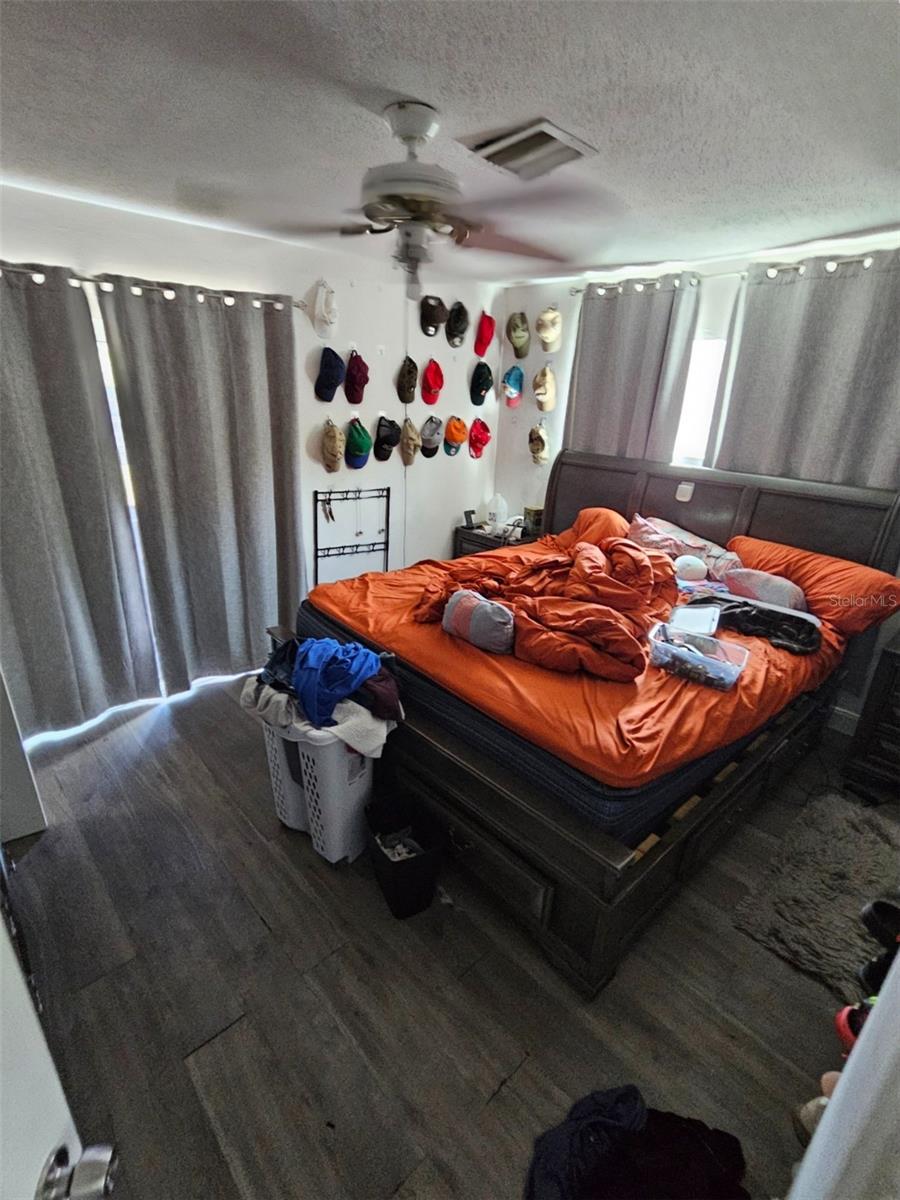 Image 10 of 21 For 700 34th Street