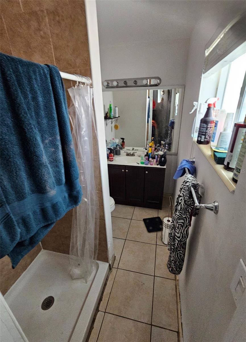 Image 5 of 21 For 700 34th Street