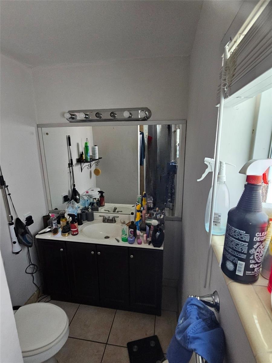 Image 9 of 21 For 700 34th Street