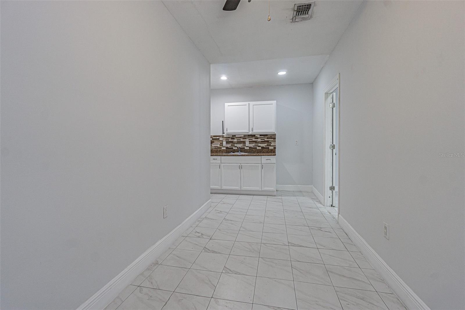 Image 17 of 35 For 7203 Battenwood Court