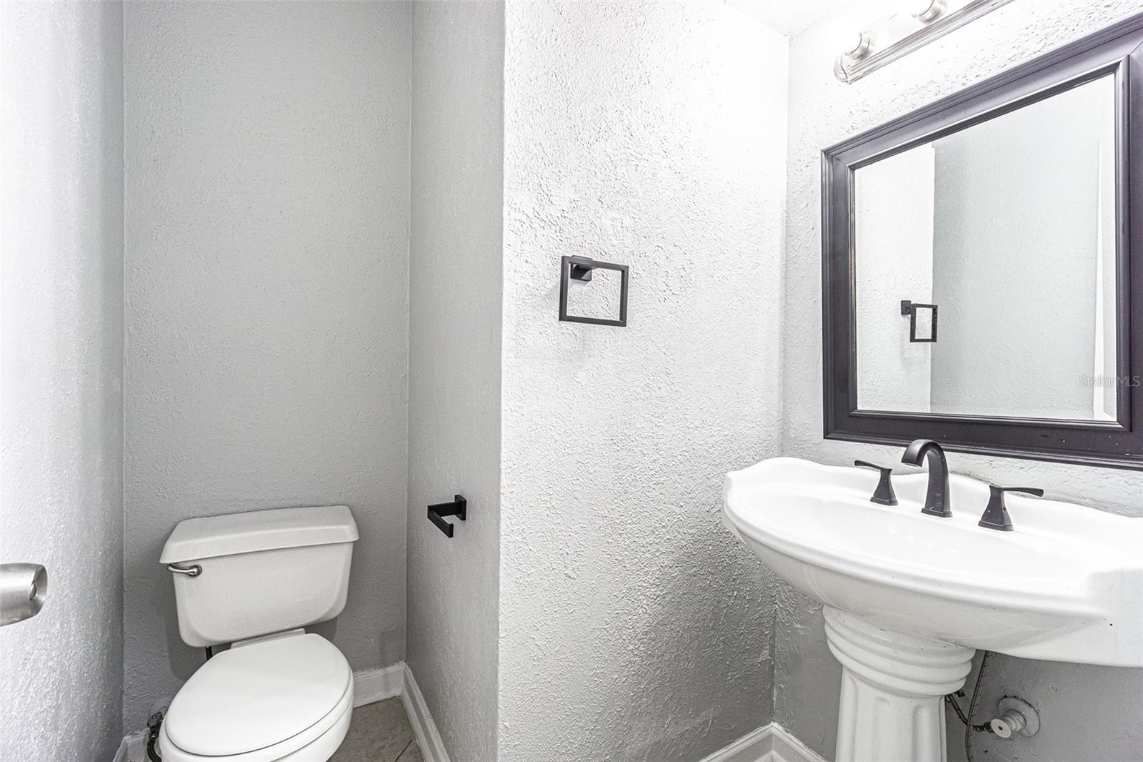 Image 27 of 35 For 7203 Battenwood Court