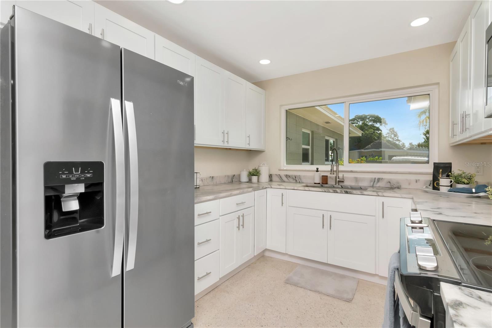 Image 11 of 38 For 106 Steven Street