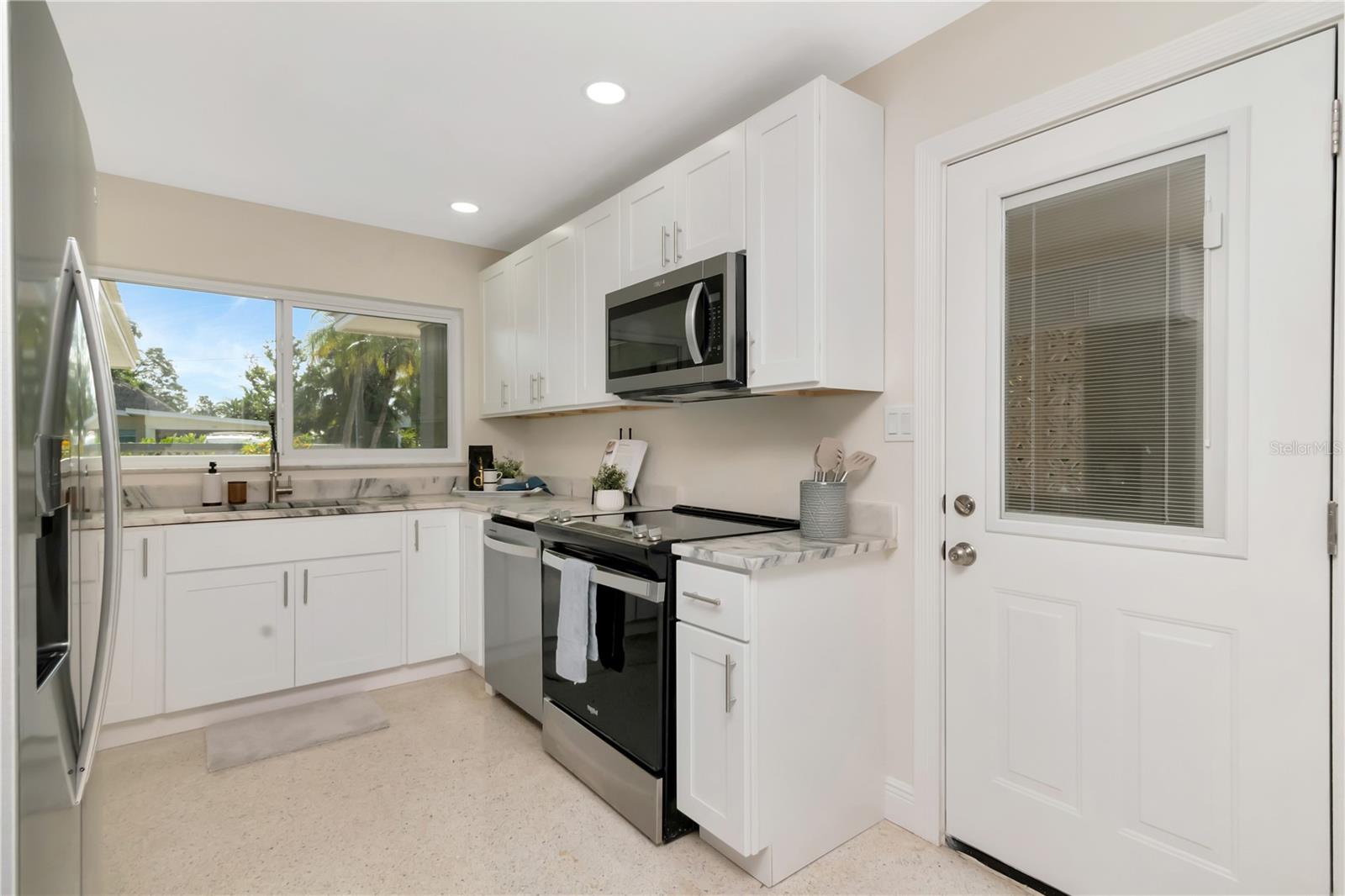 Image 12 of 38 For 106 Steven Street