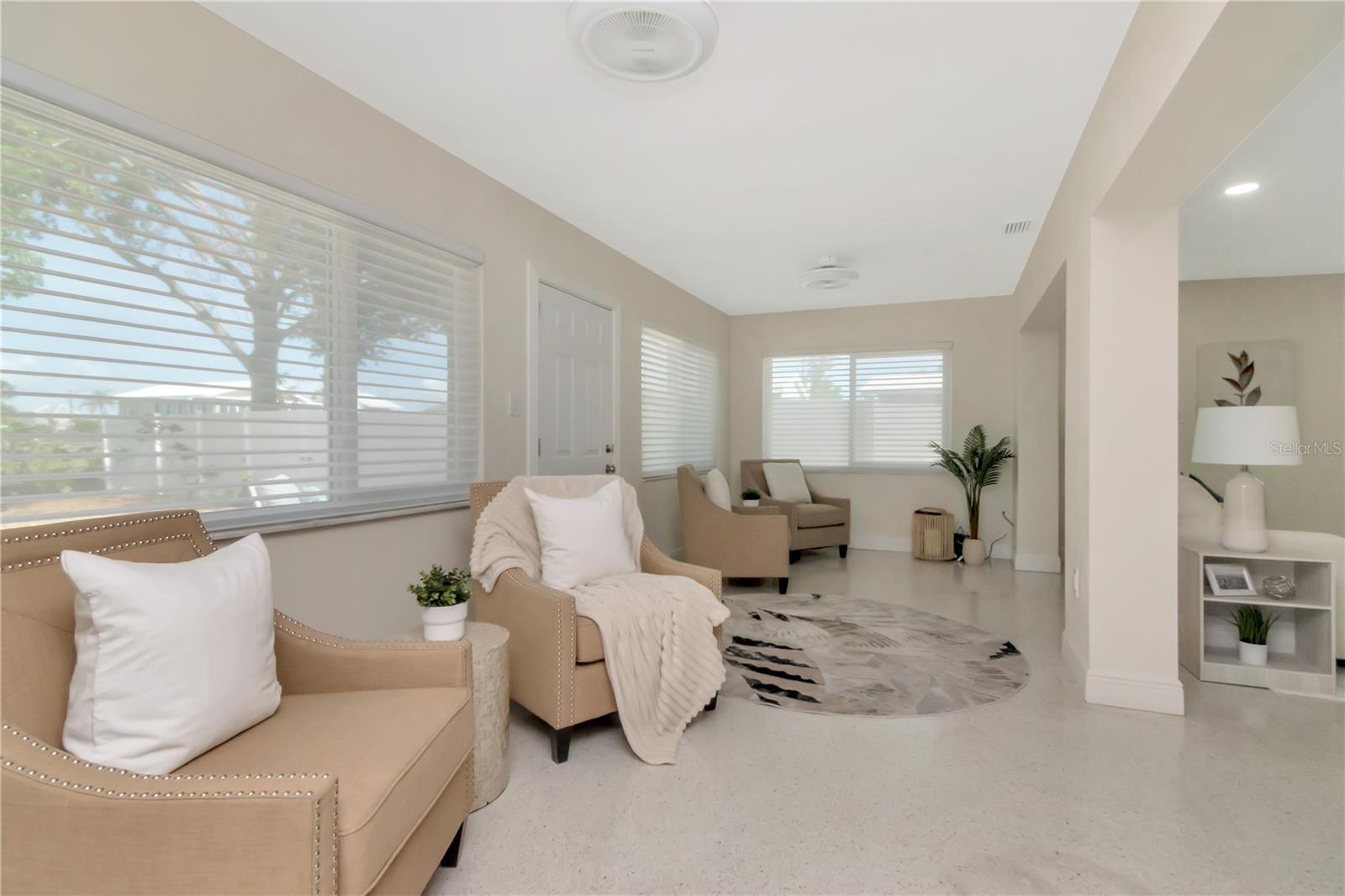 Image 19 of 38 For 106 Steven Street