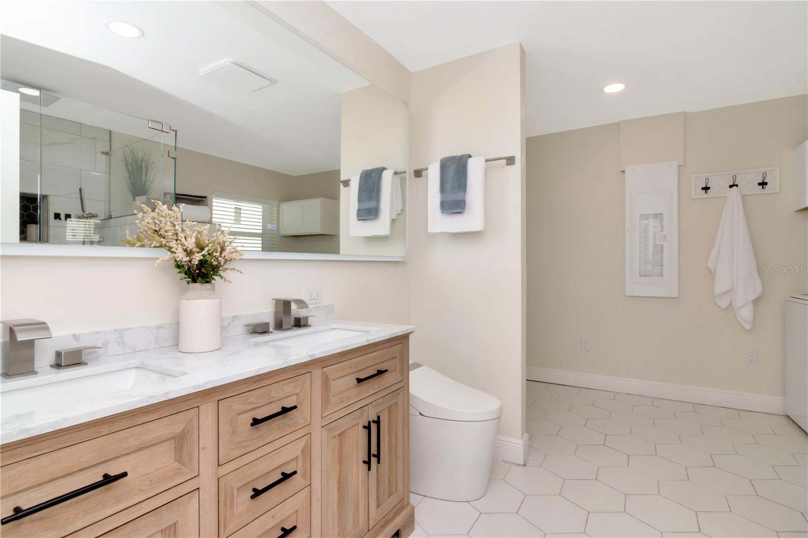 Image 25 of 38 For 106 Steven Street