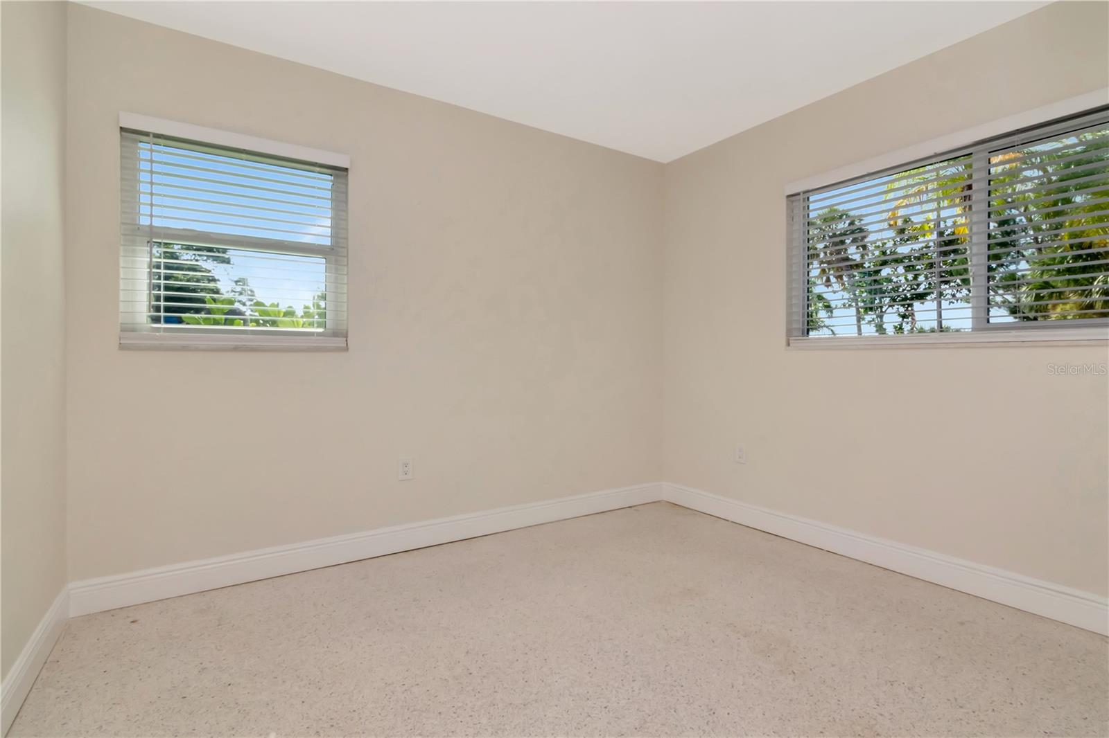 Image 36 of 38 For 106 Steven Street