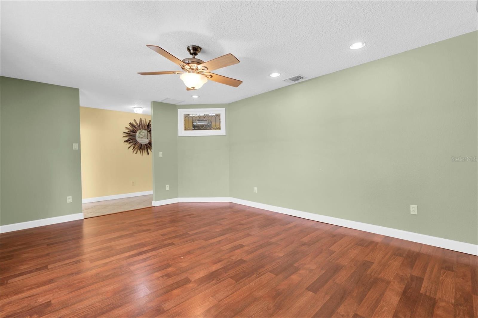 Image 18 of 37 For 13176 Dorchester Drive