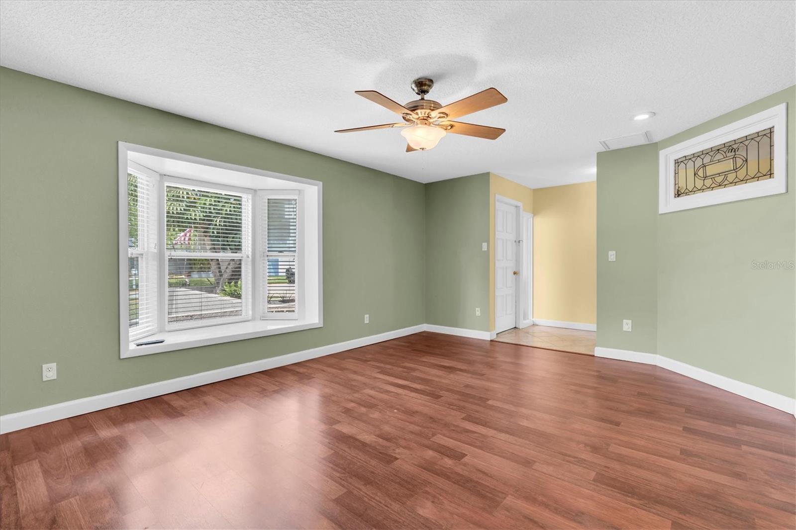 Image 19 of 37 For 13176 Dorchester Drive