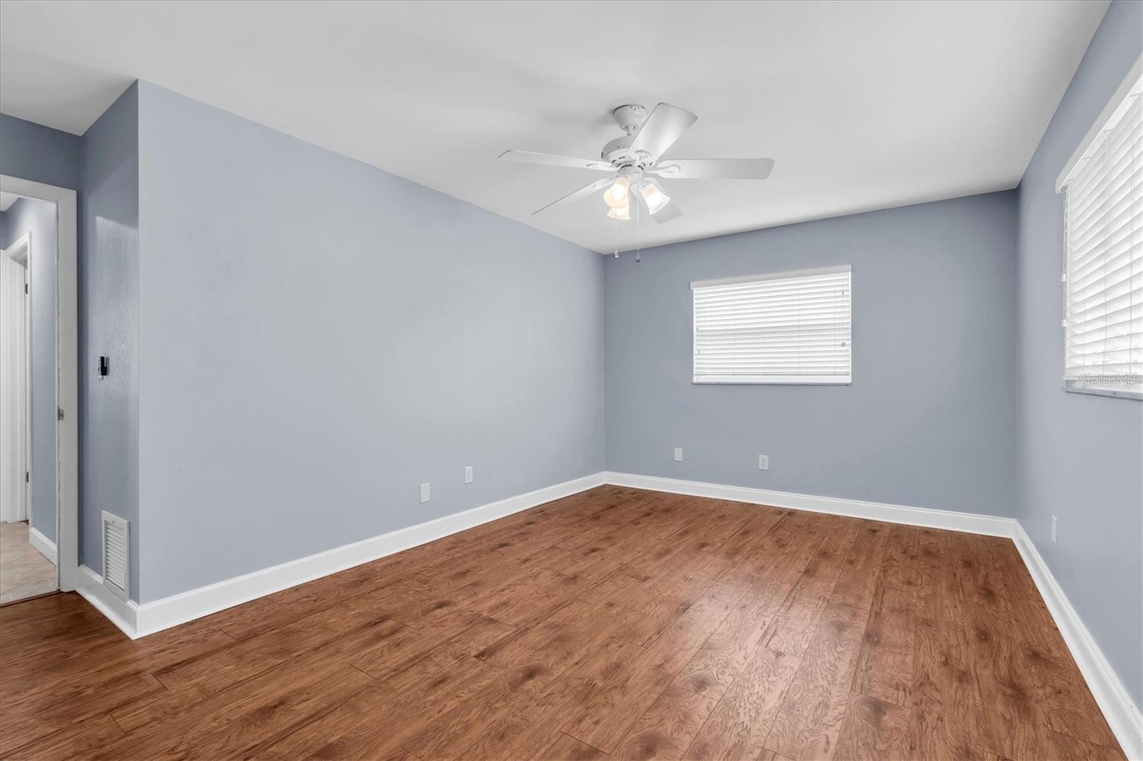 Image 21 of 37 For 13176 Dorchester Drive