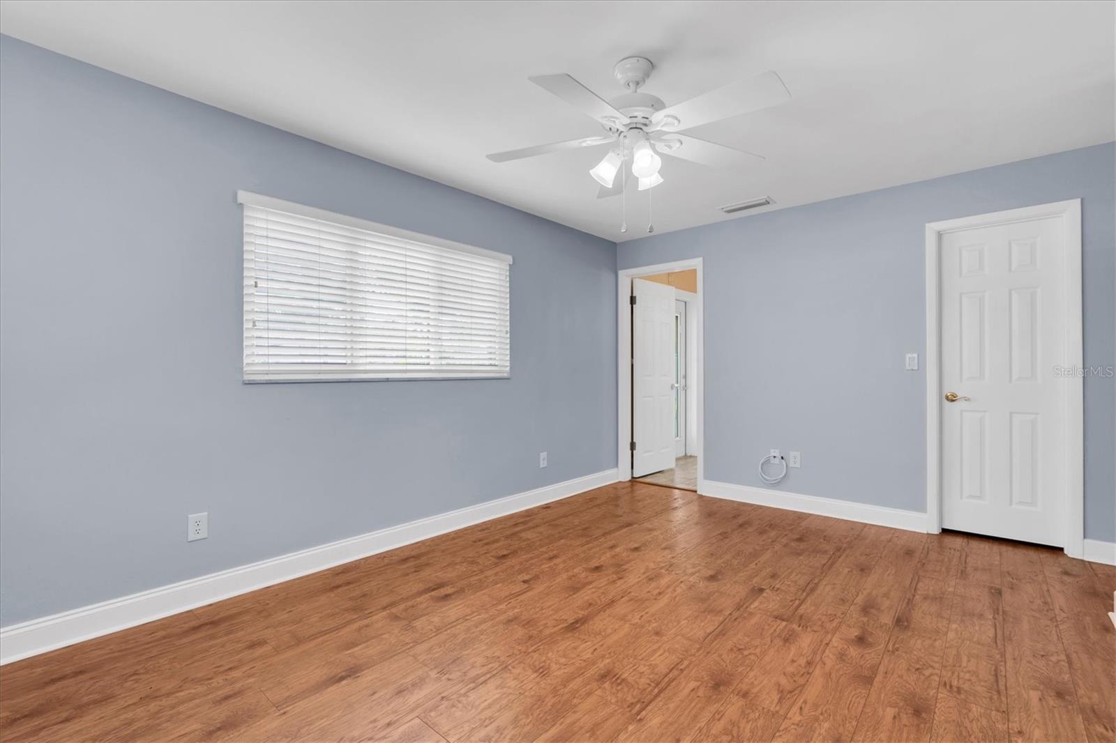 Image 22 of 37 For 13176 Dorchester Drive