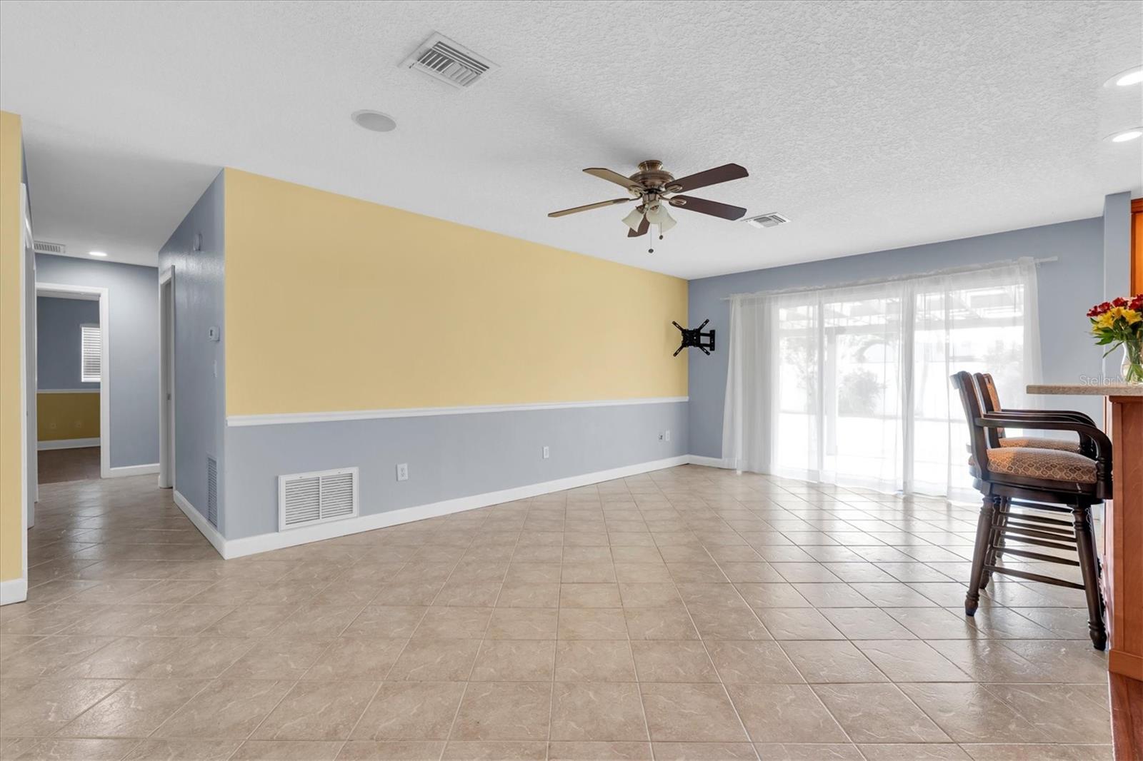 Image 7 of 37 For 13176 Dorchester Drive