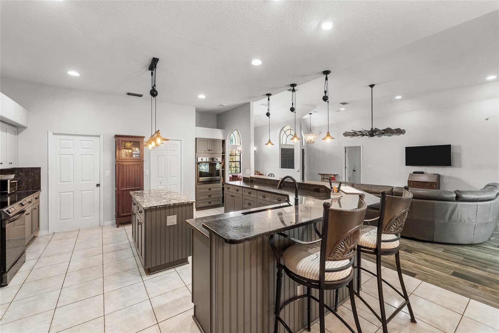 Image 10 of 43 For 1012 Kingsborough Gardens Court