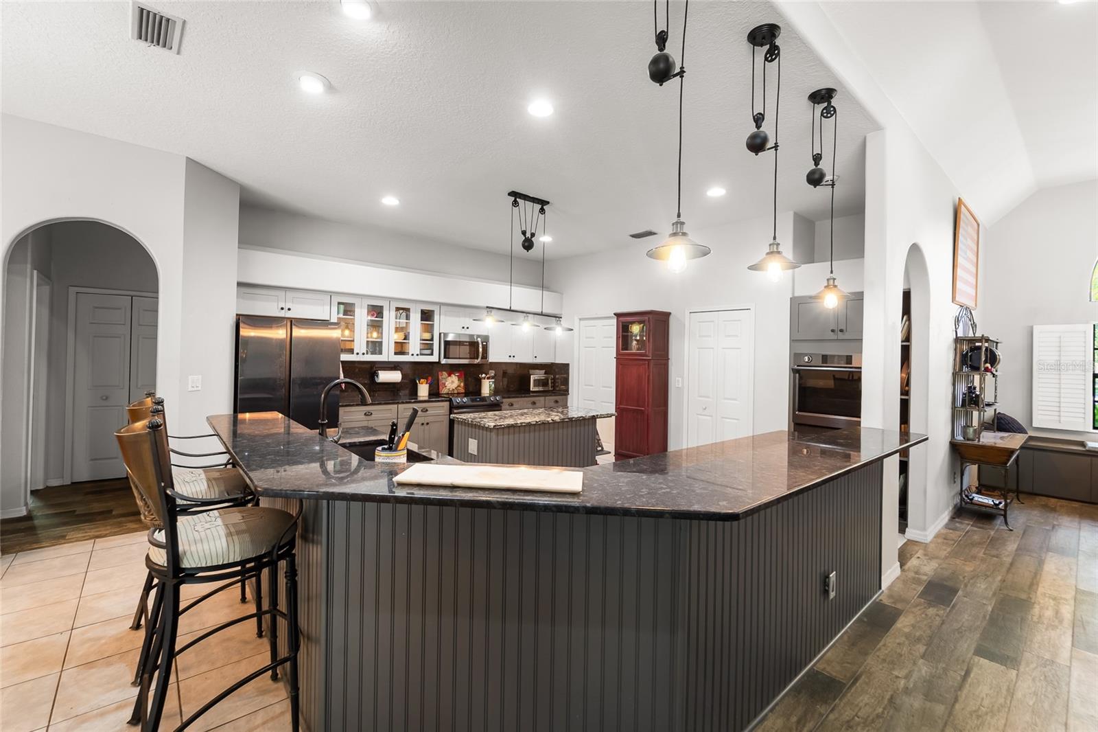 Image 11 of 43 For 1012 Kingsborough Gardens Court