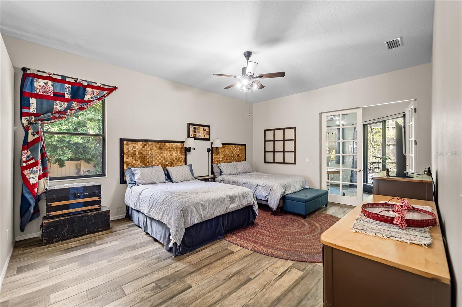 Image 16 of 43 For 1012 Kingsborough Gardens Court