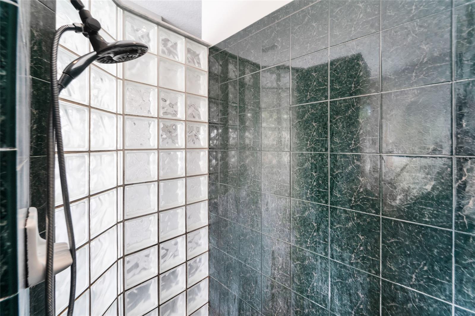 Image 19 of 43 For 1012 Kingsborough Gardens Court