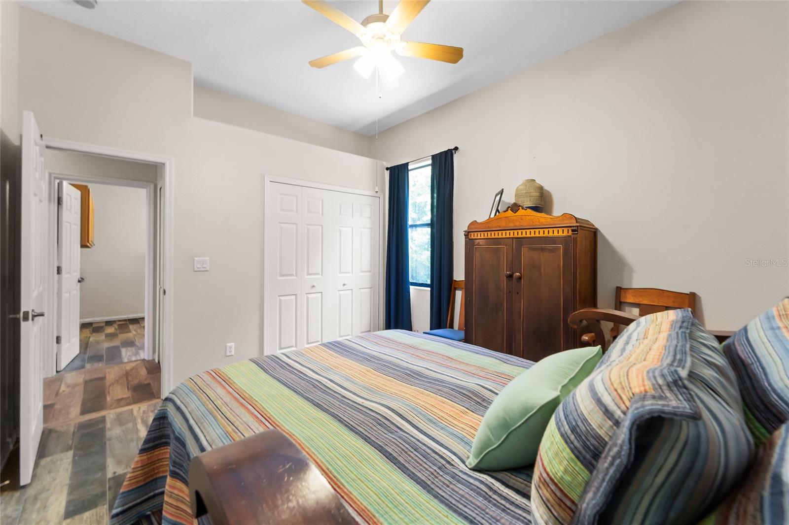 Image 22 of 43 For 1012 Kingsborough Gardens Court