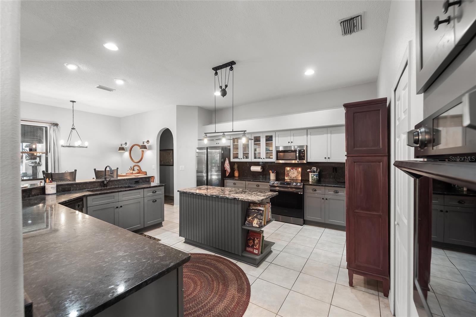 Image 31 of 43 For 1012 Kingsborough Gardens Court