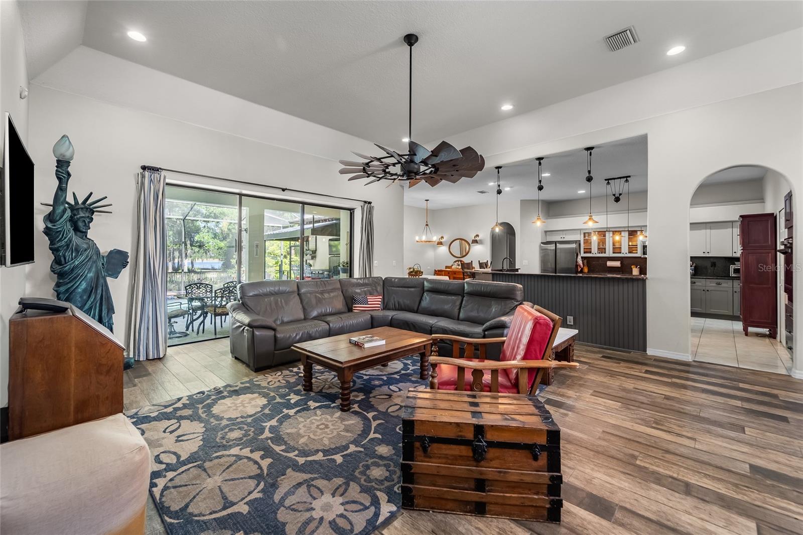 Image 32 of 43 For 1012 Kingsborough Gardens Court