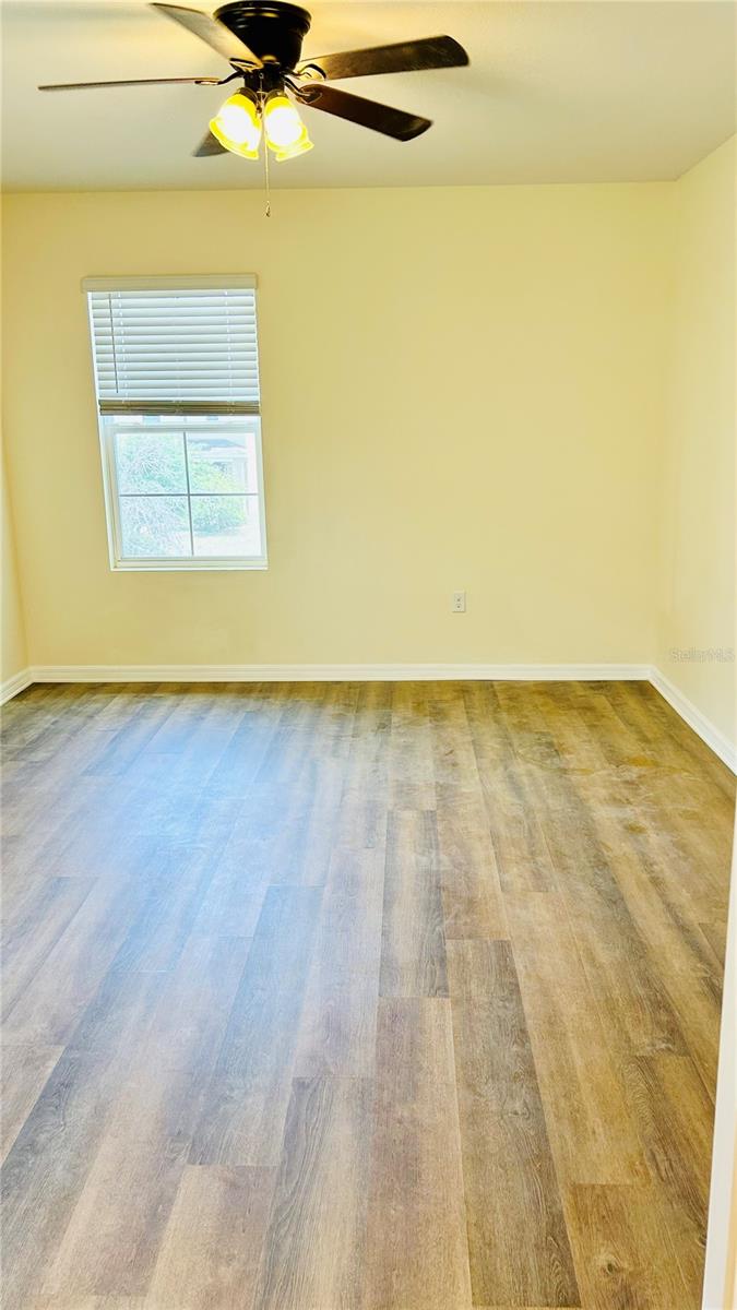 Image 15 of 33 For 11152 Leland Groves Drive