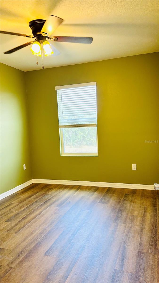 Image 16 of 33 For 11152 Leland Groves Drive