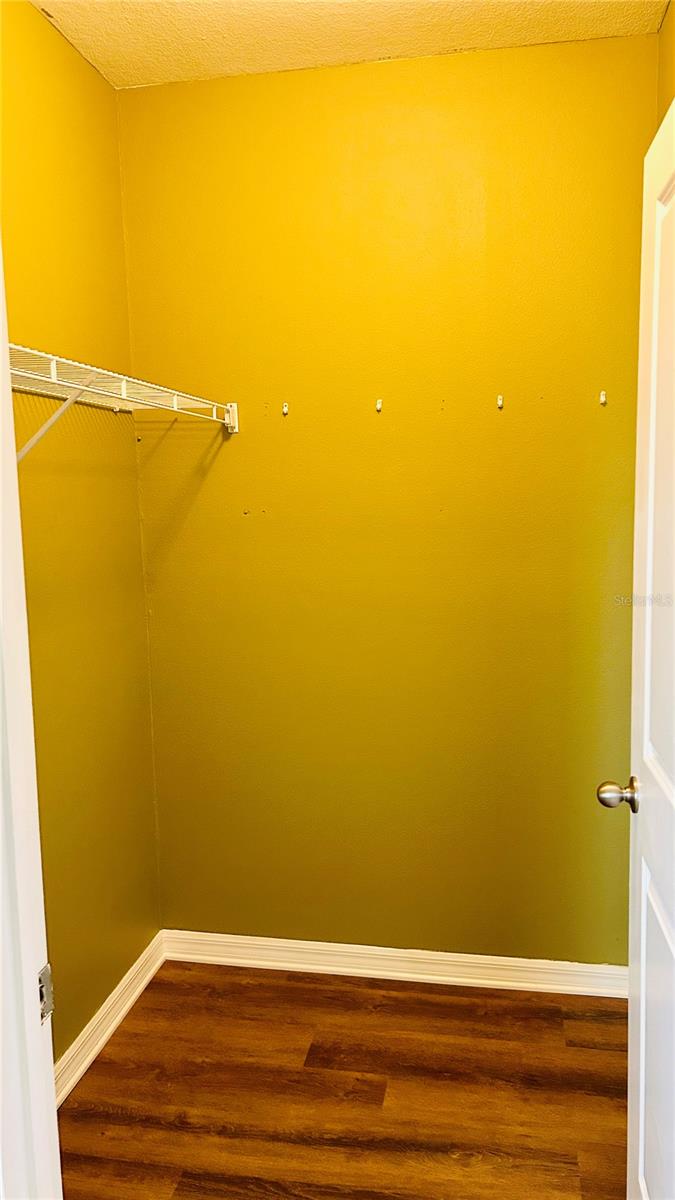 Image 19 of 33 For 11152 Leland Groves Drive
